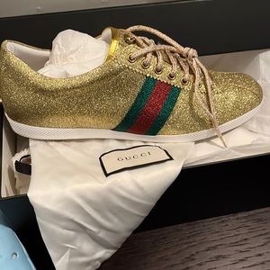 Authentic vintage, Gucci sneakers